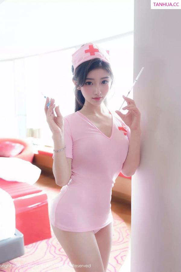   [XiuRen]高清写真图 2025.05.14 No.10275 Annie_baby 粉色丝袜第10张图片